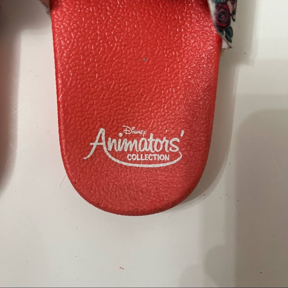 Used Disney Animators Collection Girls Slides - Size 9/10 - Picture 3 of 5